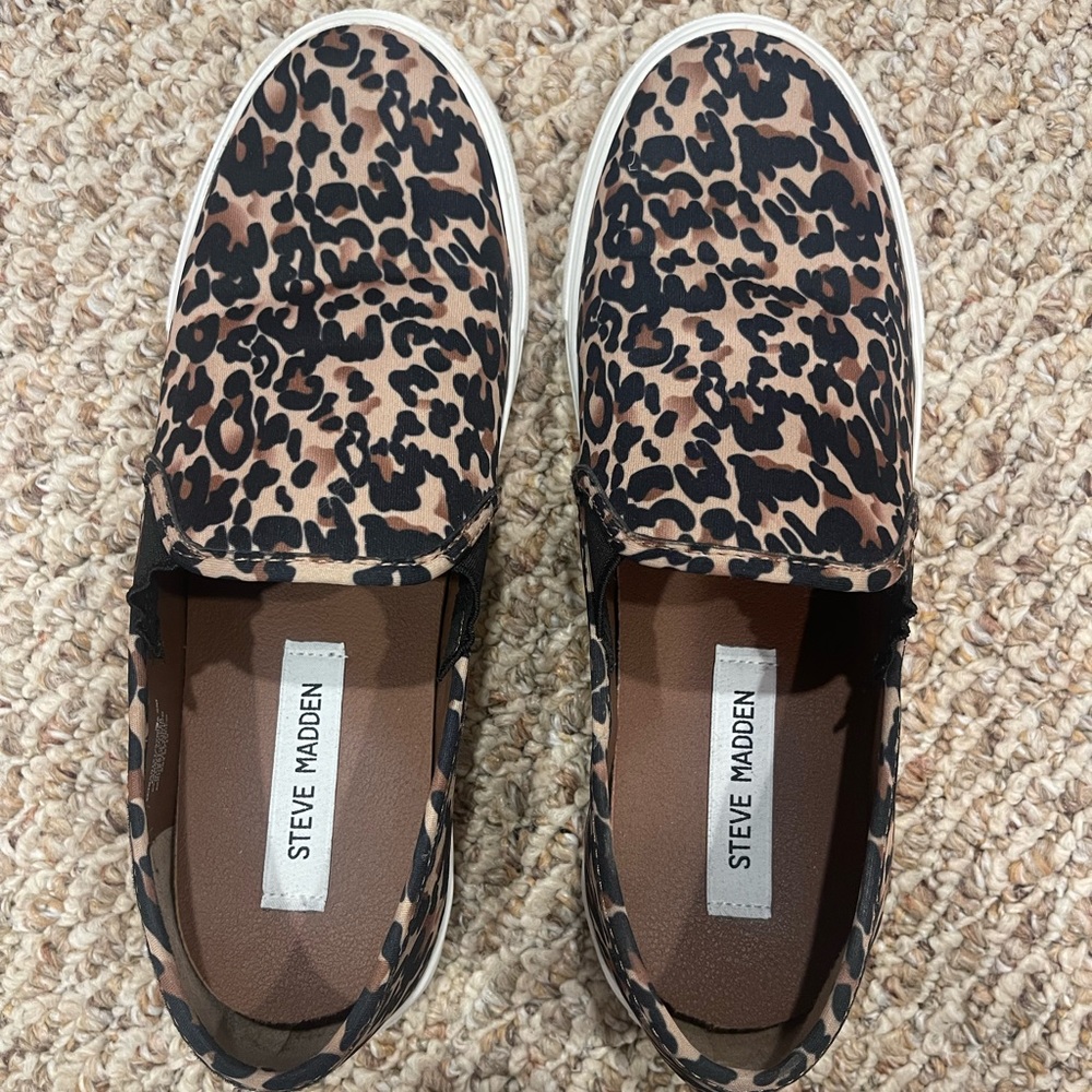 Steve Madden Slip-On Sneaker size 9